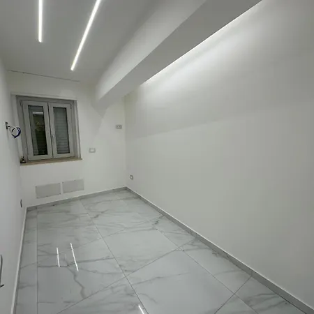 Noemi Luxury - Marina Nicotera