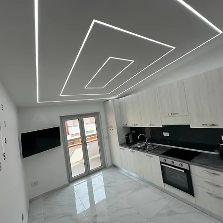 Noemi Luxury - Marina