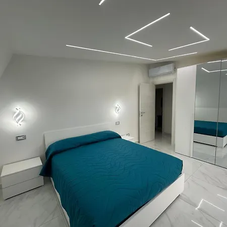 Noemi Luxury - Marina *