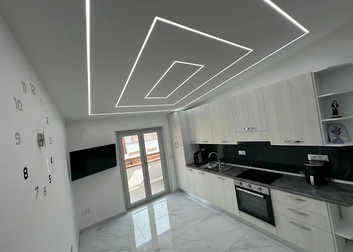 Noemi Luxury - Marina