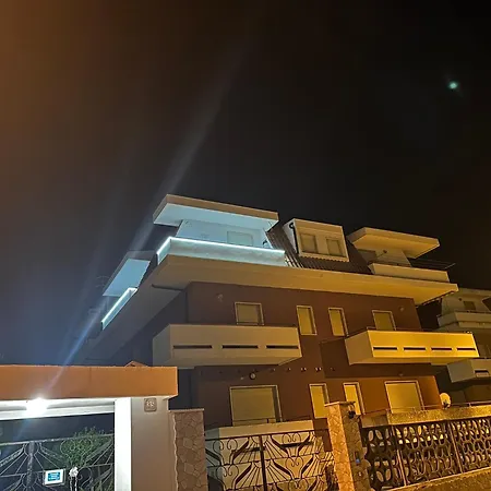 Noemi Luxury - Marina * 尼科泰拉