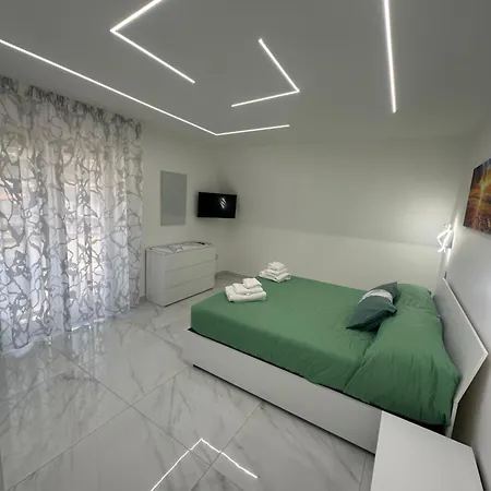 Noemi Luxury - Marina Apartment