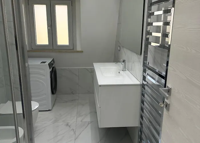 Noemi Luxury - Marina